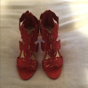 Bella Hanna beautiful red shoes Size 8 New shoes never been worn.